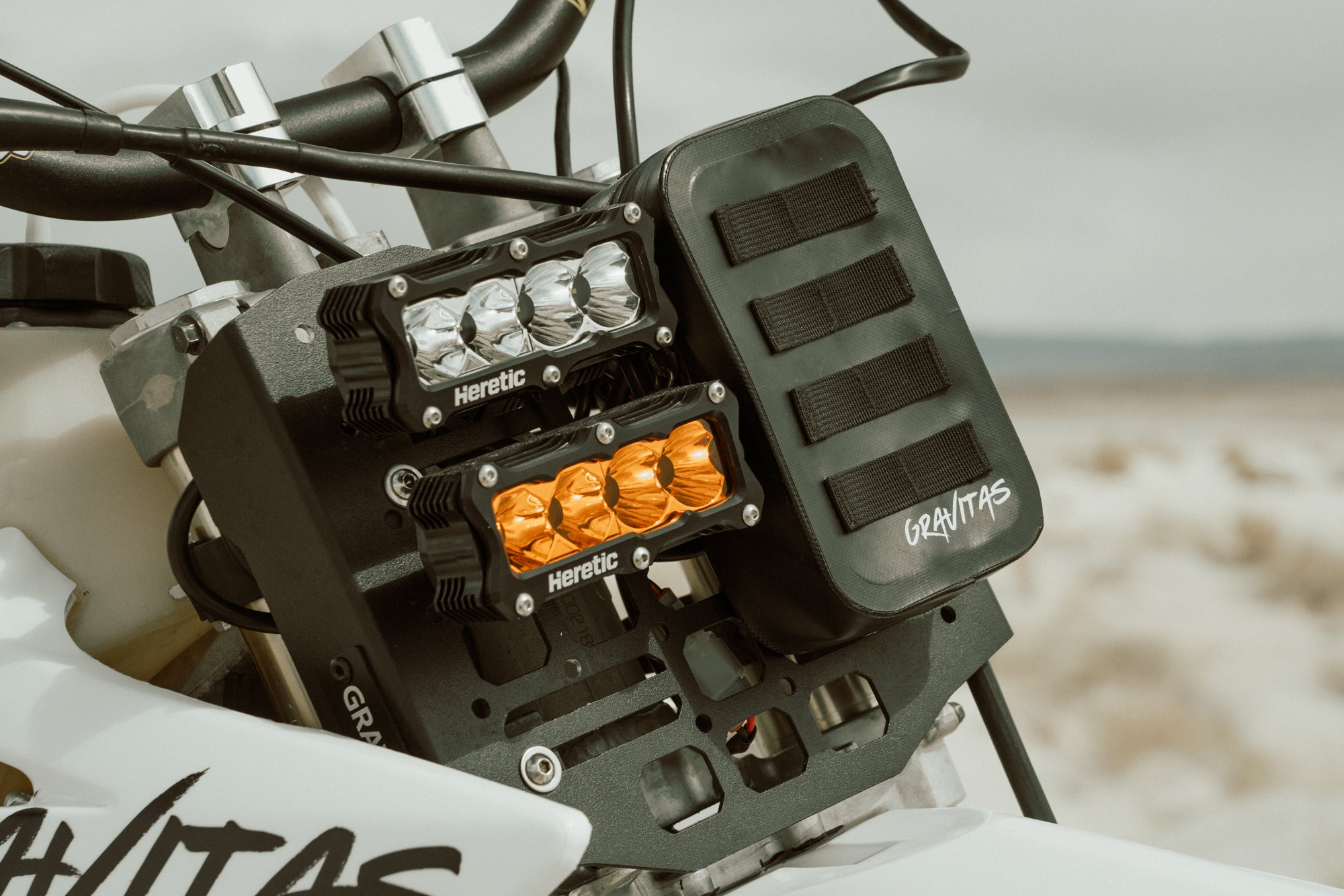 GRAVITAS HERETIC, DUAL LIGHT BUNDLE, WITH STACK PACK