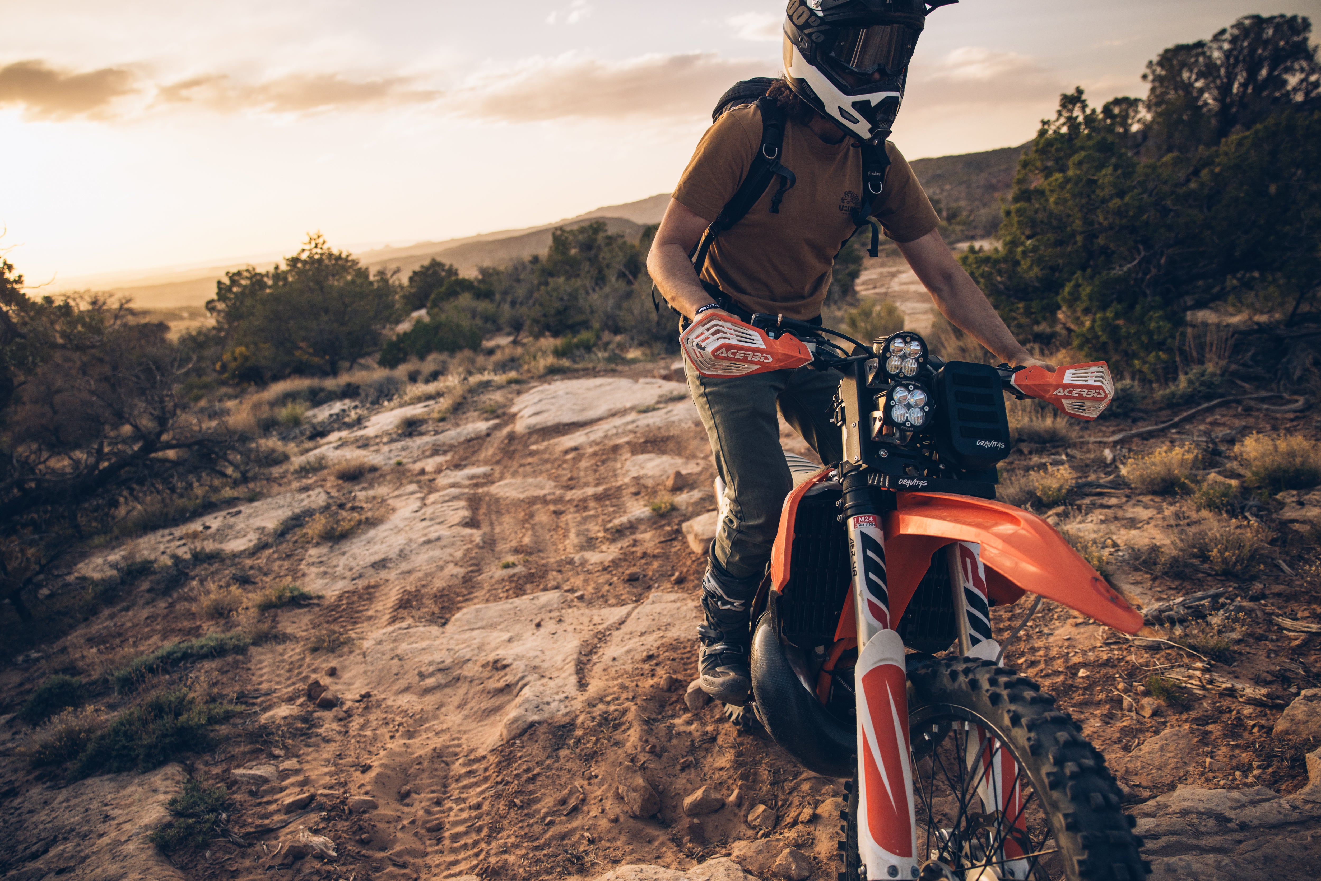 GRAVITAS, PANEL SETUP, WITH APEX PANEL, SQUADRON SPORT, AND RIDE GRAVITAS STACK PACK
